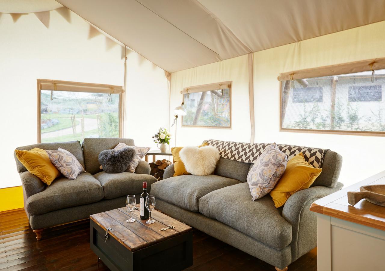 Love2Stay Glamping Resort 슈루즈버리 외부 사진