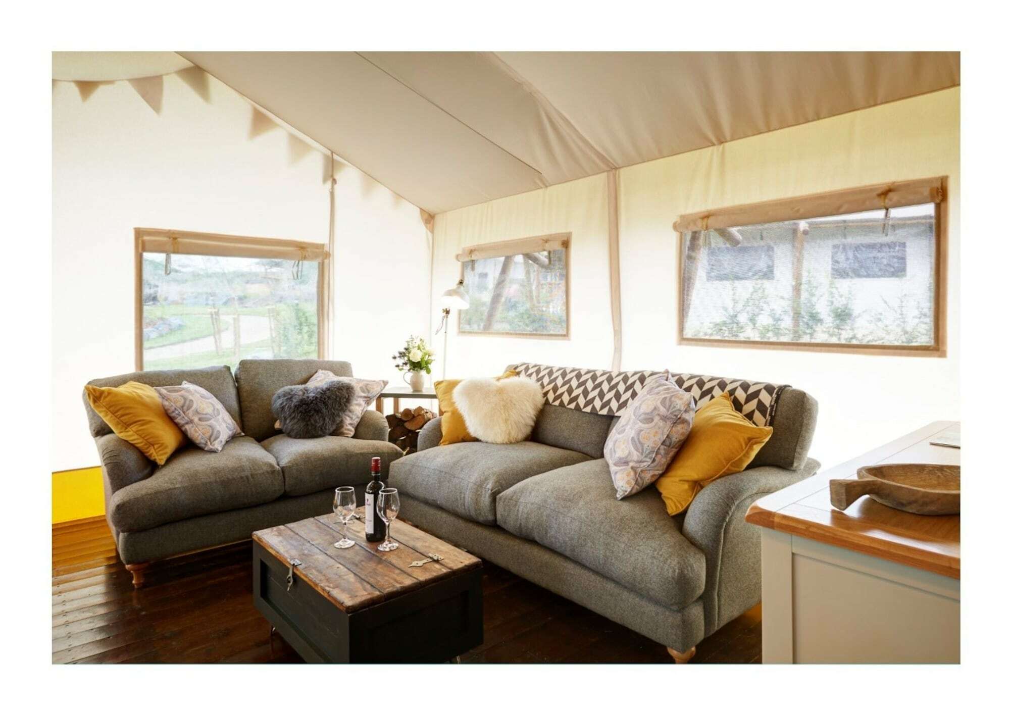 Love2Stay Glamping Resort 슈루즈버리 외부 사진